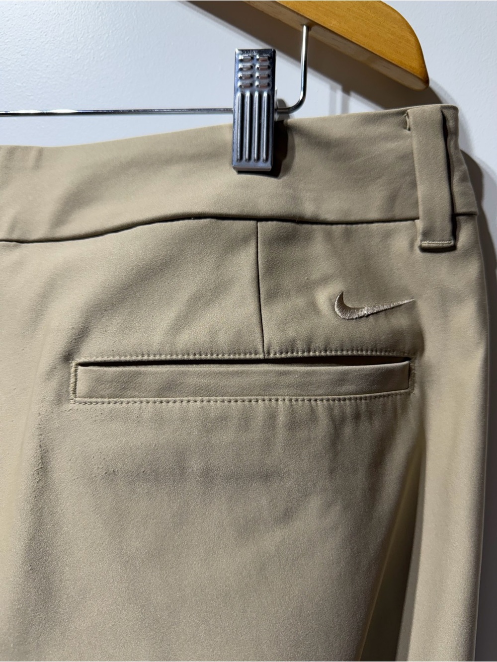 Nike womenโs Khaki Golf Pants